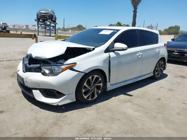 JTNKARJE0JJ556367 2018 TOYOTA COROLLA - Image 2
