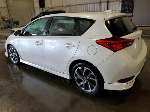 JTNKARJE0JJ557132 2018 TOYOTA COROLLA - Image 2