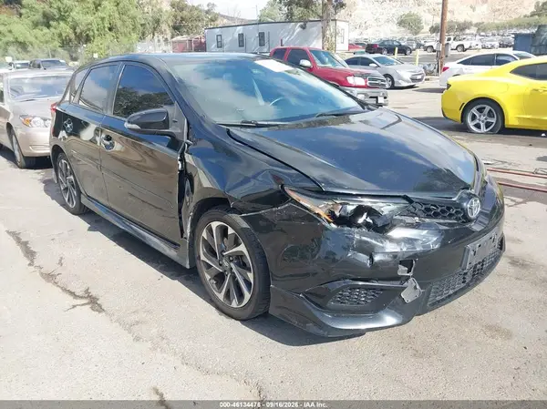 JTNKARJE0JJ560872 2018 TOYOTA COROLLA - Image 1