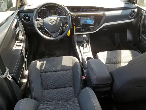 JTNKARJE0JJ561469 2018 TOYOTA COROLLA - Image 8