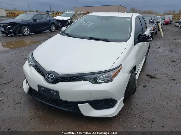 JTNKARJE0JJ564419 2018 TOYOTA COROLLA - Image 2
