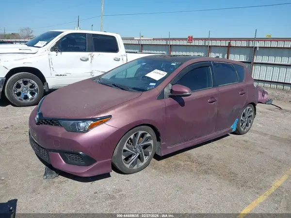 JTNKARJE0JJ565411 2018 TOYOTA COROLLA - Image 2