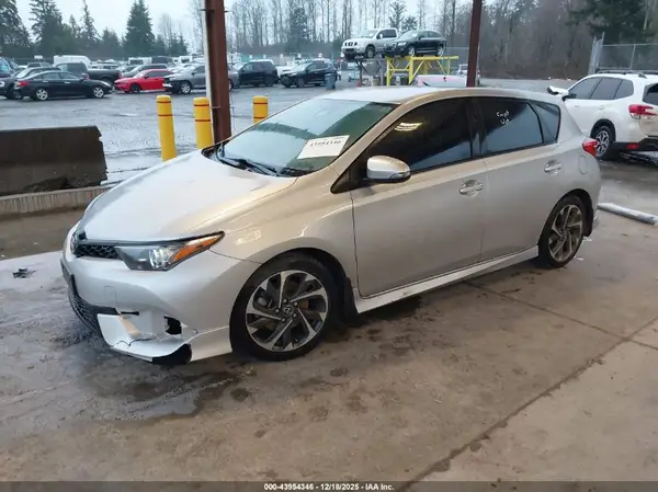 JTNKARJE0JJ567952 2018 TOYOTA COROLLA - Image 2
