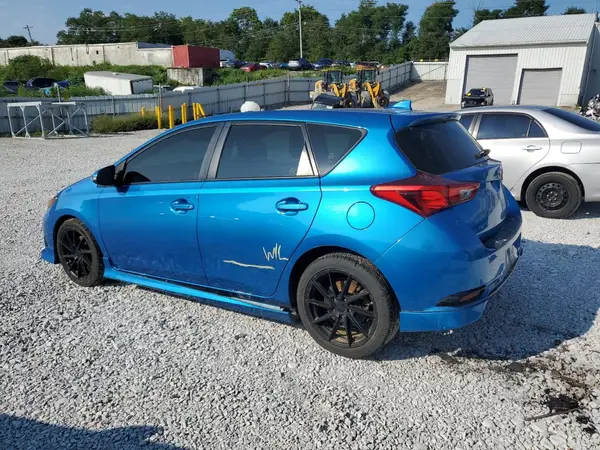 JTNKARJE0JJ572617 2018 TOYOTA COROLLA - Image 2