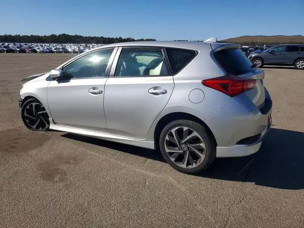 JTNKARJE0JJ573704 2018 TOYOTA COROLLA - Image 2
