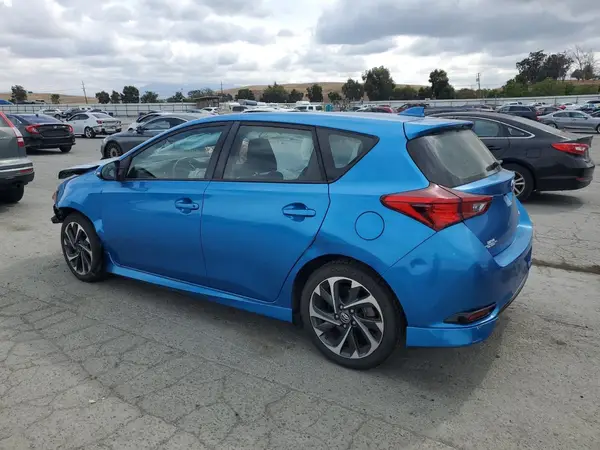 JTNKARJE0JJ574271 2018 TOYOTA COROLLA - Image 2