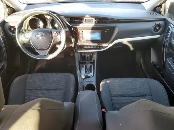 JTNKARJE0JJ576330 2018 TOYOTA COROLLA - Image 8