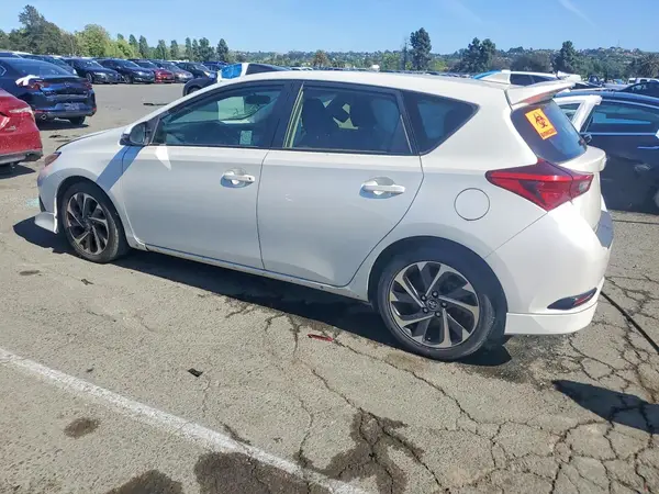 JTNKARJE1HJ546828 2017 TOYOTA COROLLA - Image 2