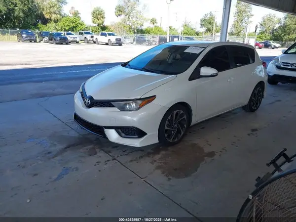 JTNKARJE1HJ547929 2017 TOYOTA COROLLA - Image 2