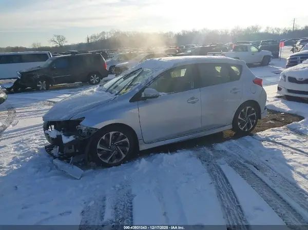 JTNKARJE1HJ551785 2017 TOYOTA COROLLA - Image 2
