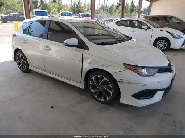 JTNKARJE1JJ553560 2018 TOYOTA COROLLA - Image 1