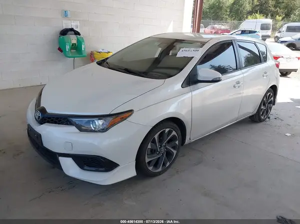 JTNKARJE1JJ553560 2018 TOYOTA COROLLA - Image 2