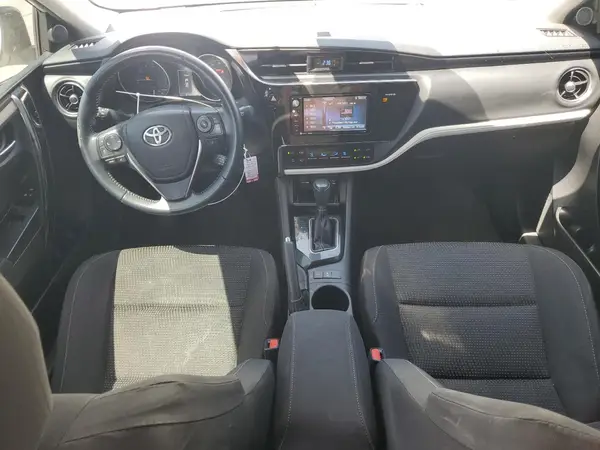 JTNKARJE1JJ554174 2018 TOYOTA COROLLA - Image 8