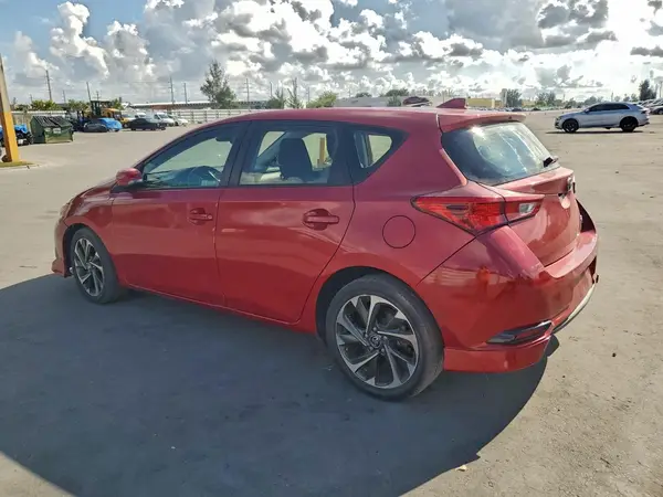 JTNKARJE1JJ554918 2018 TOYOTA COROLLA - Image 2