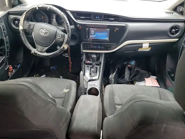 JTNKARJE1JJ555308 2018 TOYOTA COROLLA - Image 8