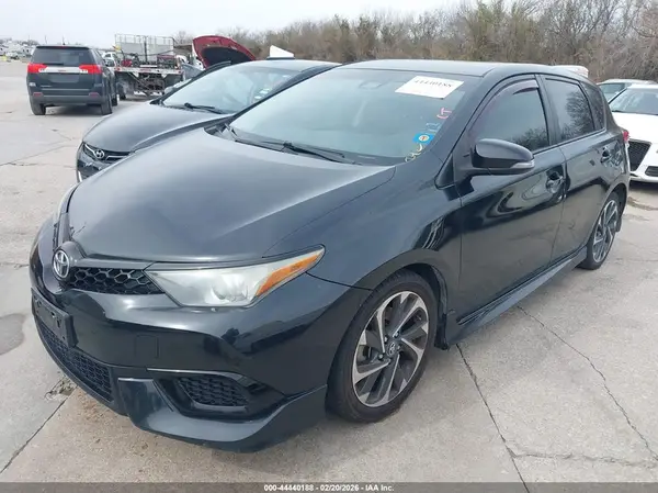 JTNKARJE1JJ556118 2018 TOYOTA COROLLA - Image 2