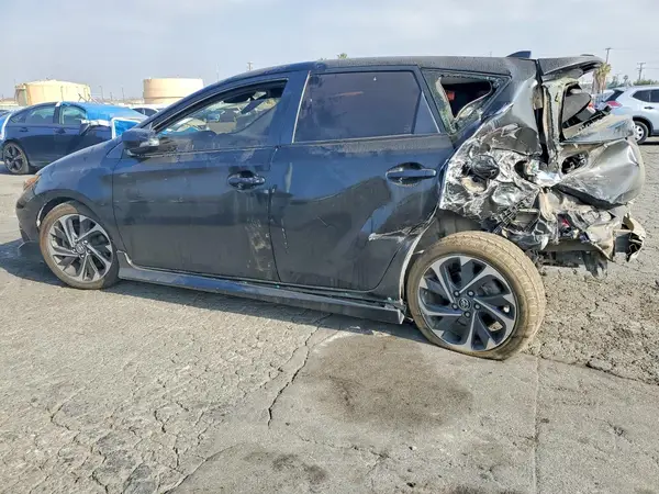 JTNKARJE1JJ557415 2018 TOYOTA COROLLA - Image 2
