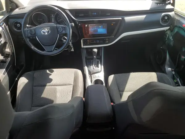 JTNKARJE1JJ557690 2018 TOYOTA COROLLA - Image 8