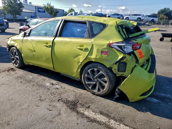 JTNKARJE1JJ558015 2018 TOYOTA COROLLA - Image 2