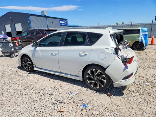 JTNKARJE1JJ558290 2018 TOYOTA COROLLA - Image 2