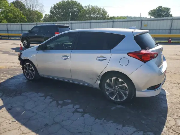 JTNKARJE1JJ558645 2018 TOYOTA COROLLA - Image 2