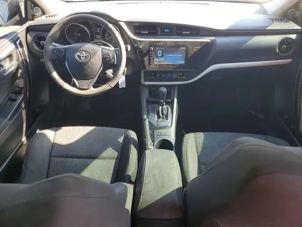 JTNKARJE1JJ558645 2018 TOYOTA COROLLA - Image 8
