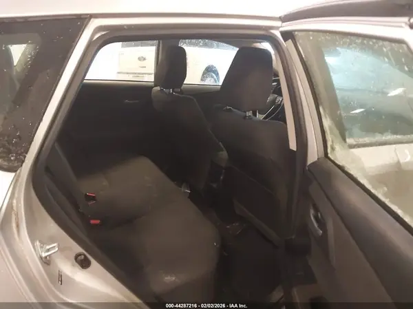 JTNKARJE1JJ558659 2018 TOYOTA COROLLA - Image 8