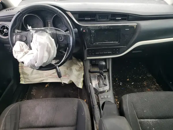JTNKARJE1JJ561495 2018 TOYOTA COROLLA - Image 8
