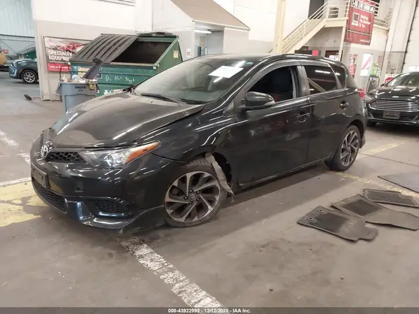 JTNKARJE1JJ562811 2018 TOYOTA COROLLA - Image 2