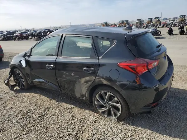 JTNKARJE1JJ563487 2018 TOYOTA COROLLA - Image 2