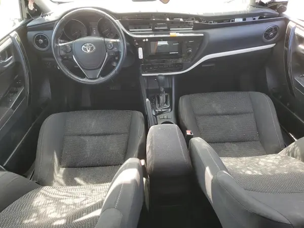 JTNKARJE1JJ563487 2018 TOYOTA COROLLA - Image 8