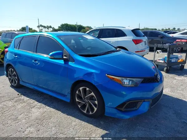 JTNKARJE1JJ564798 2018 TOYOTA COROLLA - Image 1