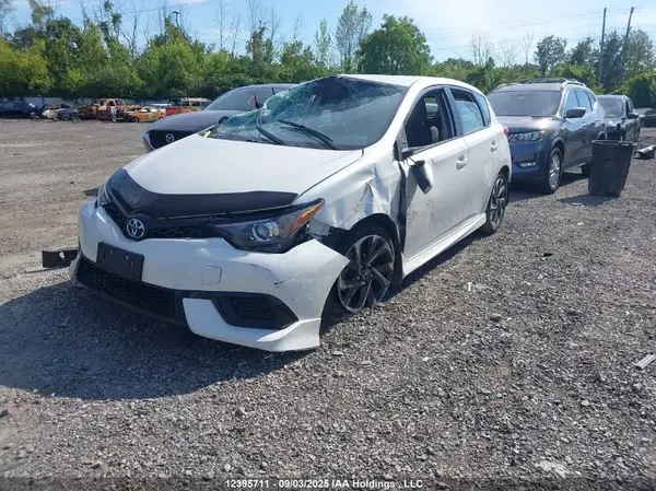 JTNKARJE1JJ565918 2018 TOYOTA COROLLA - Image 2