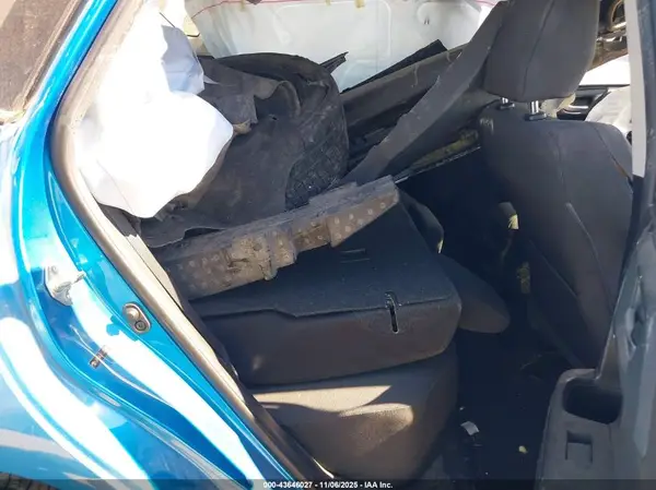 JTNKARJE1JJ568477 2018 TOYOTA COROLLA - Image 8