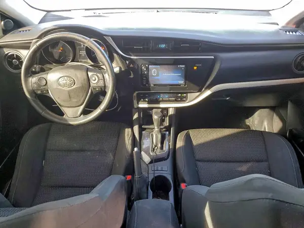 JTNKARJE1JJ570181 2018 TOYOTA COROLLA - Image 8