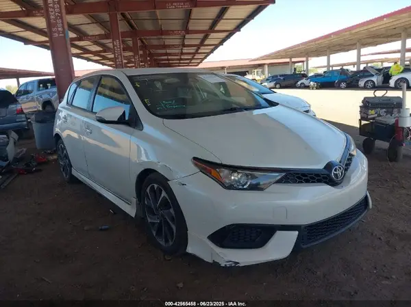 JTNKARJE1JJ572139 2018 TOYOTA COROLLA - Image 1