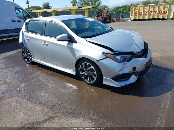 JTNKARJE1JJ572576 2018 TOYOTA COROLLA - Image 1