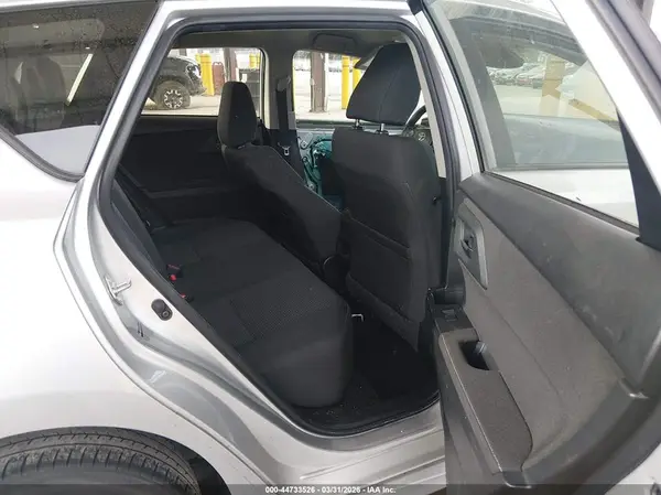 JTNKARJE1JJ573565 2018 TOYOTA COROLLA - Image 8