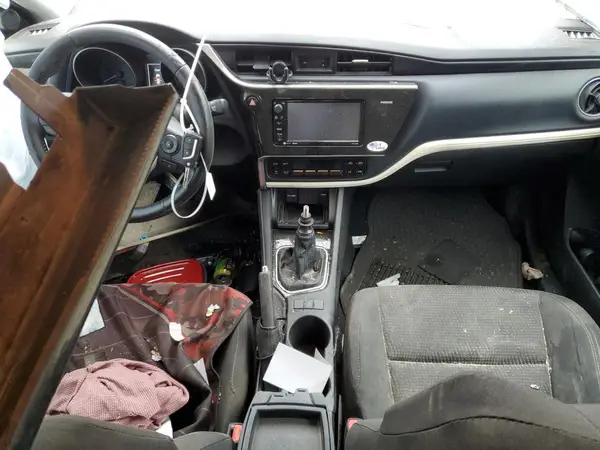 JTNKARJE1JJ573758 2018 TOYOTA COROLLA - Image 8