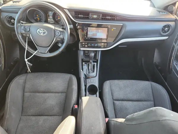 JTNKARJE1JJ575915 2018 TOYOTA COROLLA - Image 8