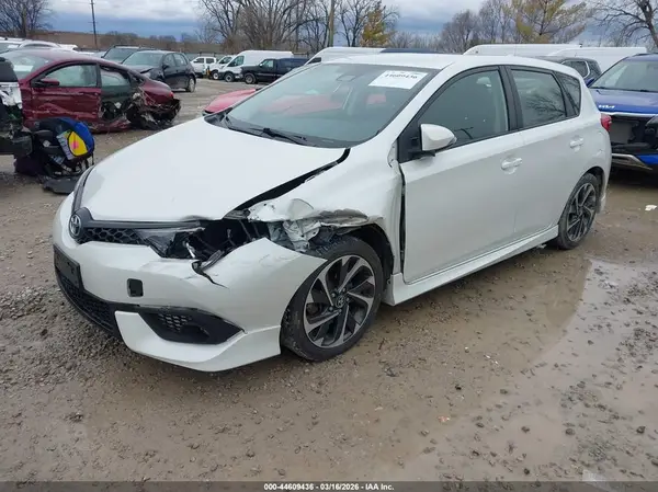 JTNKARJE2HJ549267 2017 TOYOTA COROLLA - Image 2