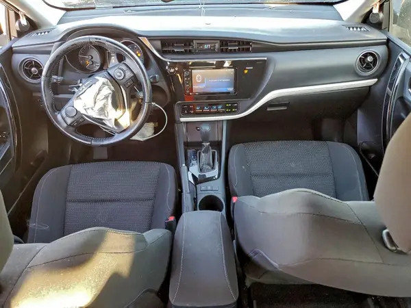 JTNKARJE2JJ553129 2018 TOYOTA COROLLA - Image 8