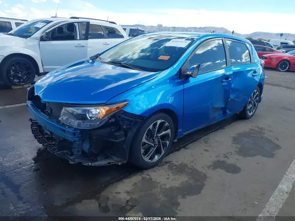 JTNKARJE2JJ554300 2018 TOYOTA COROLLA - Image 2
