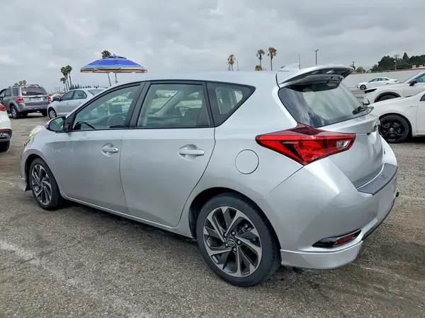 JTNKARJE2JJ556659 2018 TOYOTA COROLLA - Image 2