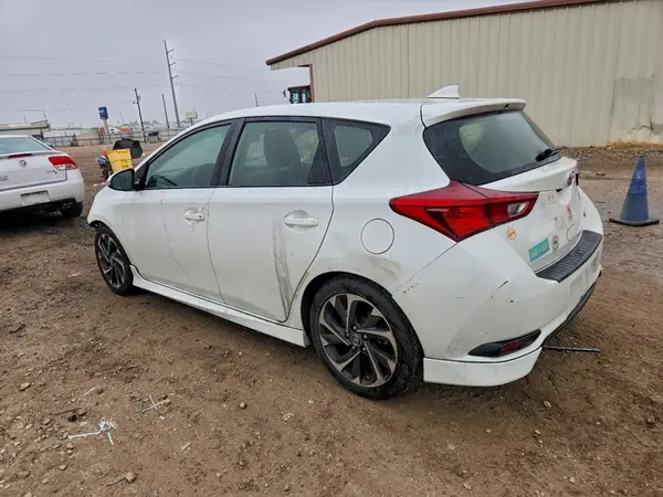 JTNKARJE2JJ557472 2018 TOYOTA COROLLA - Image 2