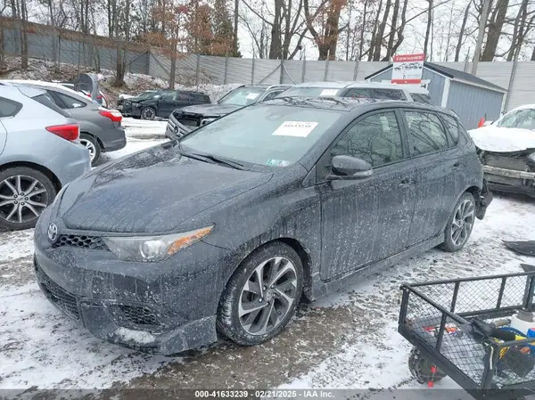 JTNKARJE2JJ558542 2018 TOYOTA COROLLA - Image 2