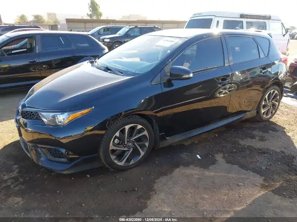 JTNKARJE2JJ559223 2018 TOYOTA COROLLA - Image 2