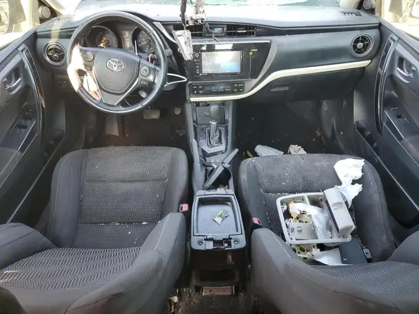 JTNKARJE2JJ561070 2018 TOYOTA COROLLA - Image 8