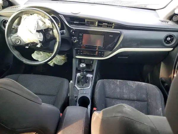 JTNKARJE2JJ561747 2018 TOYOTA COROLLA - Image 8