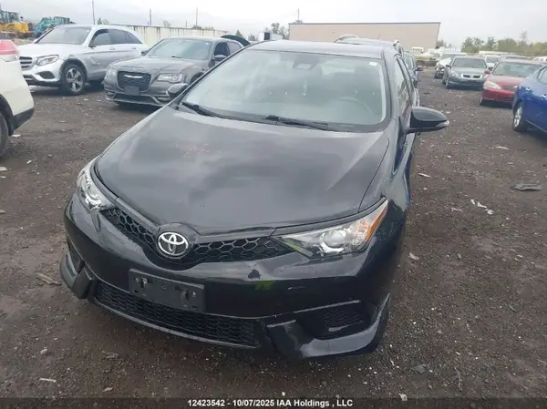 JTNKARJE2JJ562073 2018 TOYOTA COROLLA - Image 2